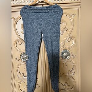 No Boundaries Heather Gray Leggings soft has open detail at leg sz 3-5 small guc